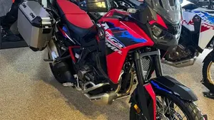 Honda Africa Twin CRF 1100L ES DCT (2024 - 26)  (2)