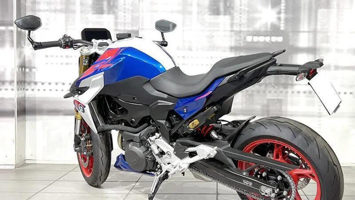 Bmw F 900 R (2025 - 27)  (2)