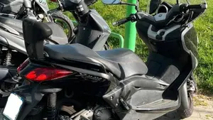 Yamaha X-Max 250 (2010 - 13)  (2)