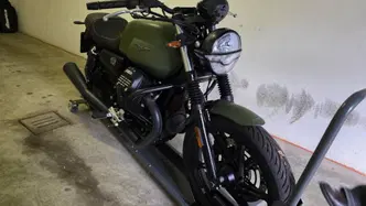 Moto Guzzi V7 Stone (2021 - 24) usata