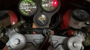 Ducati SuperSport 750 HF I.E.(1999 - 02)  (2)