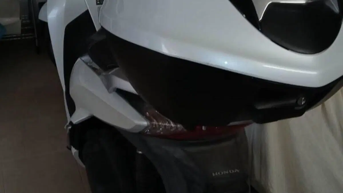 Honda SH 300 i ABS (2016 - 20)  (2)