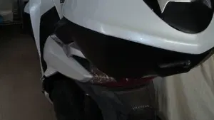 Honda SH 300 i ABS (2016 - 20)  (2)