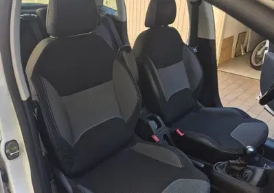 Citroen C3 1.2 VTi 82 Exclusive (10)