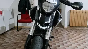Ducati Hypermotard 796 (2012)  (4)