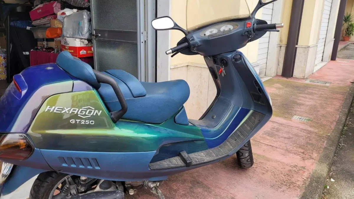 Piaggio Hexagon 250 GT 