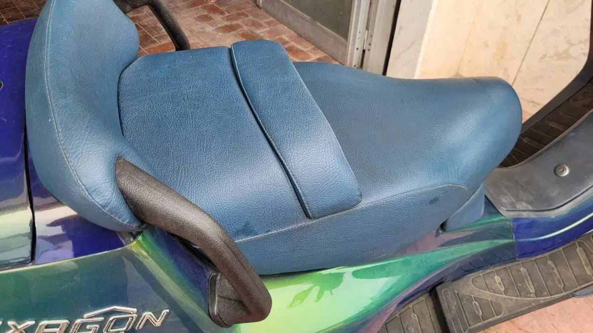 Piaggio Hexagon 250 GT  (2)