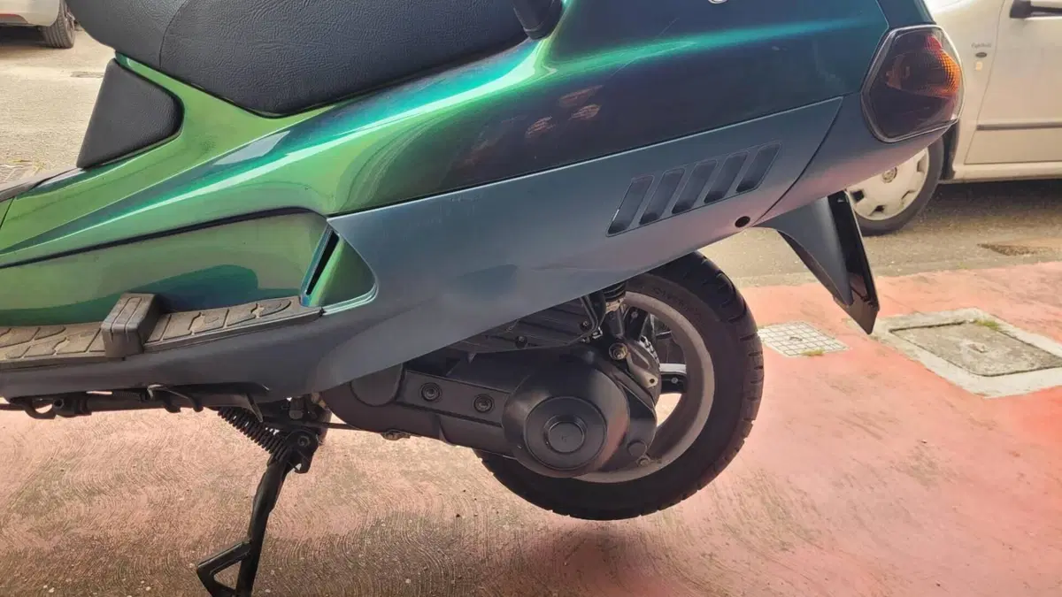 Piaggio Hexagon 250 GT  (4)