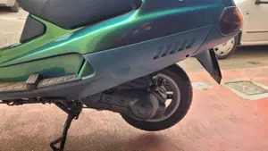 Piaggio Hexagon 250 GT  (4)