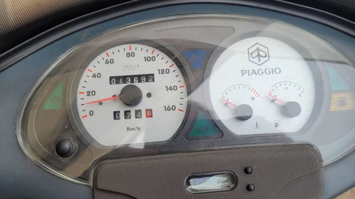 Piaggio Hexagon 250 GT  (5)