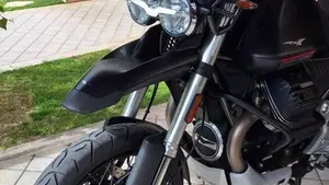 Moto Guzzi V85 TT (2021 - 23)  (4)
