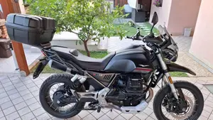 Moto Guzzi V85 TT (2021 - 23)  (5)