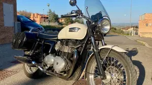 Triumph Bonneville T100 (2008 - 16)  (2)