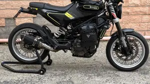Husqvarna Svartpilen 401 (2018 - 19)  (2)