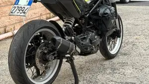 Husqvarna Svartpilen 401 (2018 - 19)  (4)