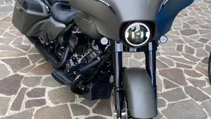 Harley-Davidson 114 Street Glide Special (2019 - 20) - FLHXS  (2)