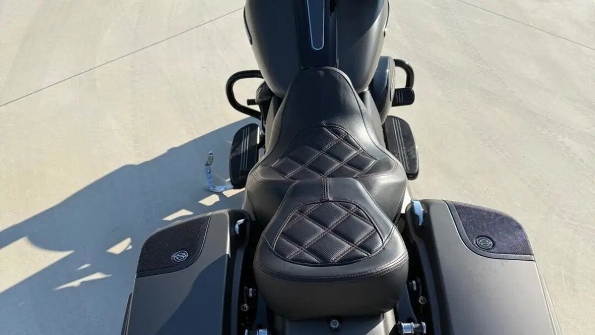 Harley-Davidson 114 Street Glide Special (2019 - 20) - FLHXS  (8)