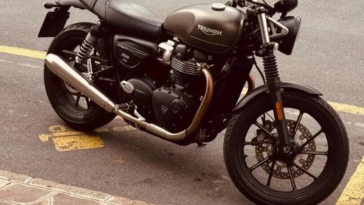 Triumph Street Twin 900 (2021 - 22)  (3)