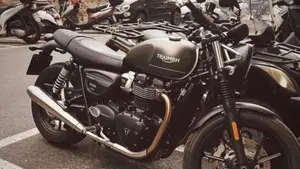 Triumph Street Twin 900 (2021 - 22)  (4)