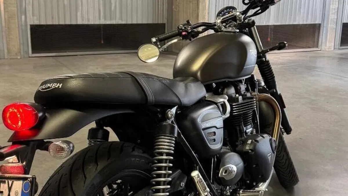 Triumph Street Twin 900 (2021 - 22)  (6)