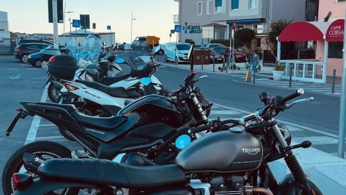 Triumph Street Twin 900 (2021 - 22)  (7)