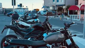 Triumph Street Twin 900 (2021 - 22)  (7)