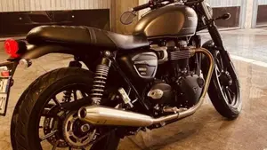 Triumph Street Twin 900 (2021 - 22)  (10)