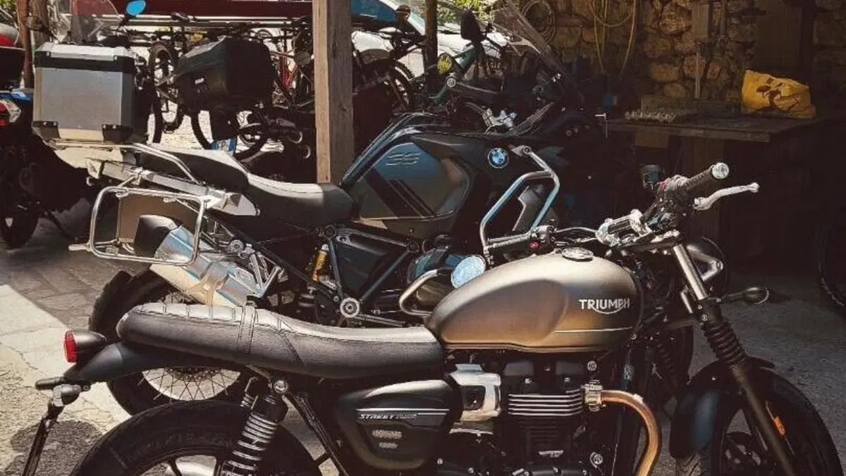 Triumph Street Twin 900 (2021 - 22)  (11)
