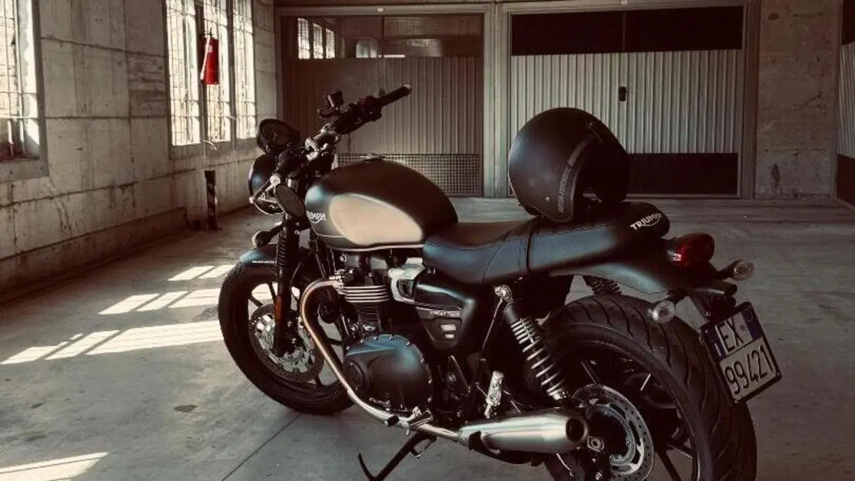 Triumph Street Twin 900 (2021 - 22)  (12)