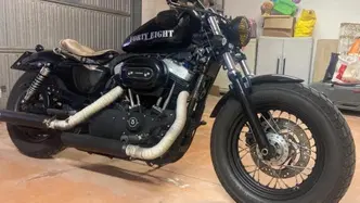 Harley-Davidson 1200 Custom (2007 - 13) - XL 1200C usata