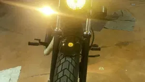 Harley-Davidson 1200 Custom (2007 - 13) - XL 1200C  (2)
