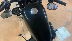 Harley-Davidson 1200 Custom (2007 - 13) - XL 1200C  (4)