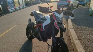 Ducati Hypermotard 821 SP (2013 - 15)  (2)