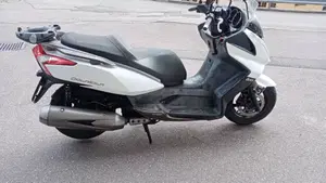 Kymco Downtown 300i (2009 - 17)  (4)