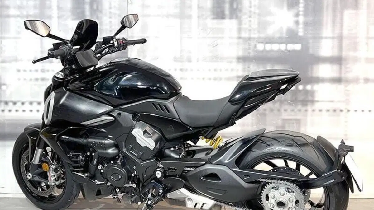 Ducati Diavel V4 (2023 - 26)  (2)