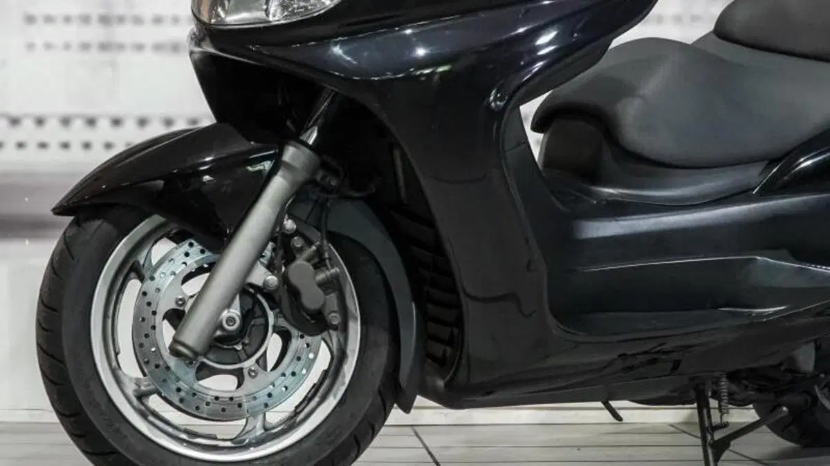 Yamaha Majesty 400 (2004 - 08)  (3)