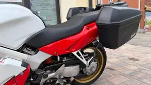 Honda VFR 800 (1998 - 01)  (7)