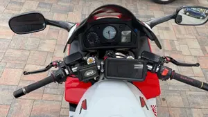 Honda VFR 800 (1998 - 01)  (8)
