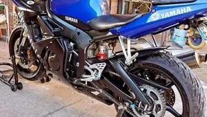 Yamaha YZF R6 (2005)  (3)