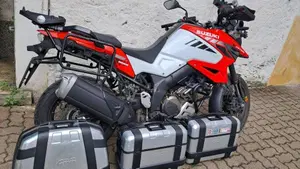 Suzuki V-Strom 1050XT (2020 - 23)  (2)