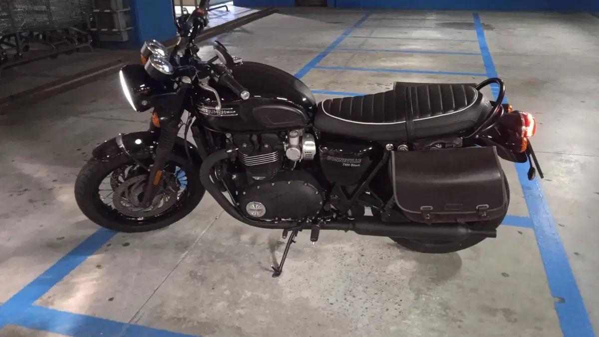 Triumph Bonneville T120 Black (2021 - 25) 