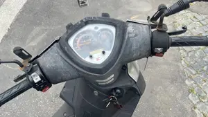 Kymco Agility 150 R16  (5)