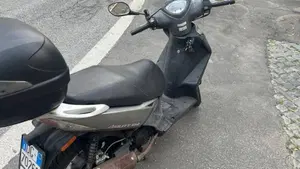Kymco Agility 150 R16  (6)
