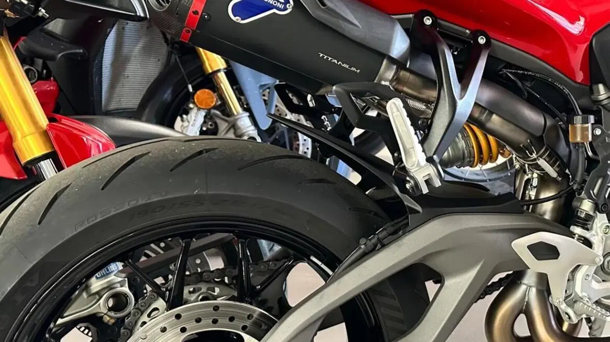 Ducati Streetfighter V2 S (2025 - 26)  (2)
