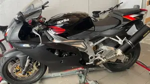 Aprilia RSV 1000 R (2004 - 05)  (5)