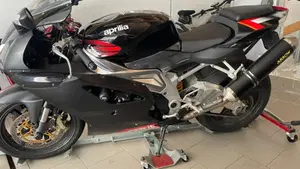 Aprilia RSV 1000 R (2004 - 05)  (6)