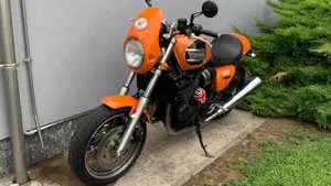 Triumph Thunderbird 900 Sport (2003 - 04)  (5)