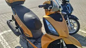Kymco People 200i GT (2010 - 17)  (3)