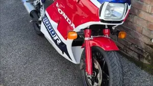 Honda VF 1000 F (1985 - 87)  (3)