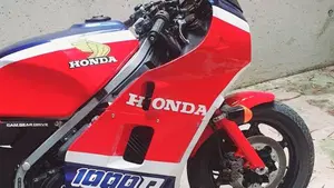 Honda VF 1000 F (1985 - 87)  (7)